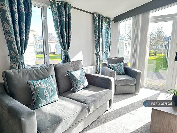 2 Bedroom Mobile Home To Rent In London Road, Kessingland, Lowestoft, NR33