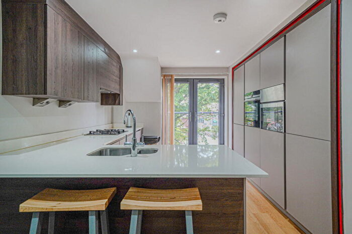 1 Bedroom Flat For Sale In Stratford Road, Shirley, Solihull, B90