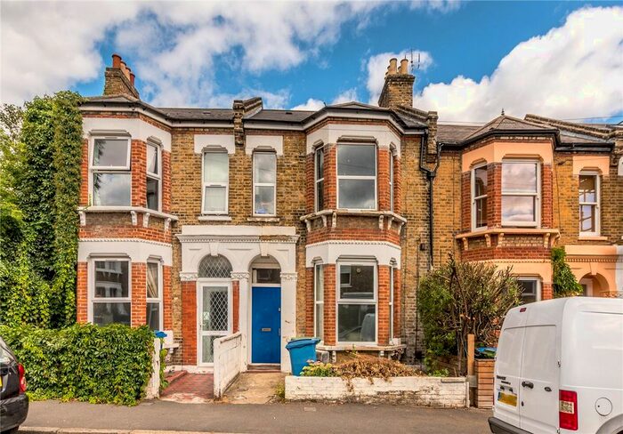 2 Bedroom Flat To Rent In Choumert Road, Peckham Rye, London, SE15