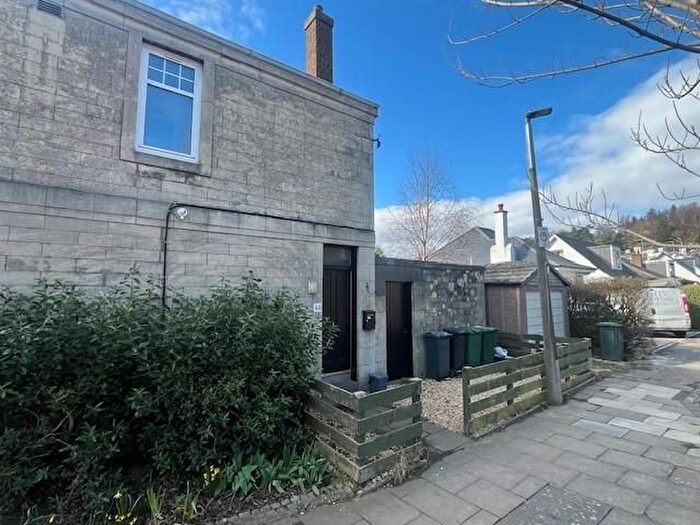 2 Bedroom Flat To Rent In Corstorphine Road, Murrayfield, Edinburgh, EH12