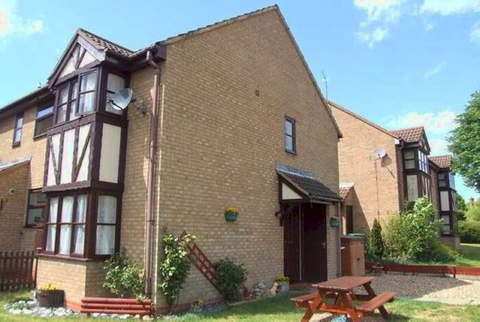 2 Bedroom Property To Rent In The Pastures, Hemel Hempstead HP1