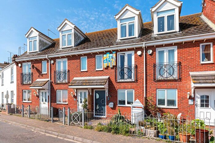 3 Bedroom Terraced House For Sale In Riverside Road, Gorleston, NR31