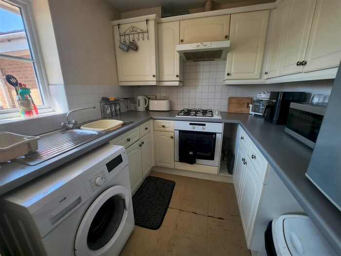 1 Bedroom Maisonette To Rent In Leyfield Place, Wombwell, Barnsley, S73
