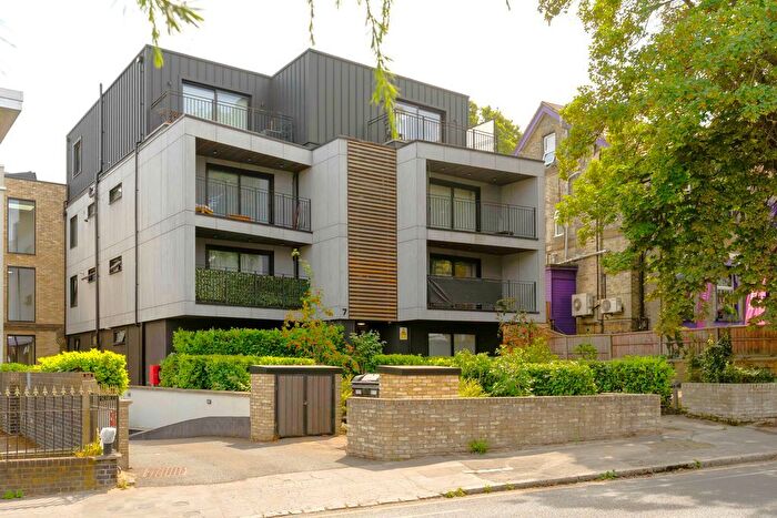 2 Bedroom Flat For Sale In South Park Hill Road, South Croydon, CR2