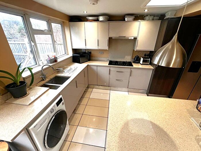 3 Bedroom Terraced House For Sale In Brangbourne Road, Bromley, BR1