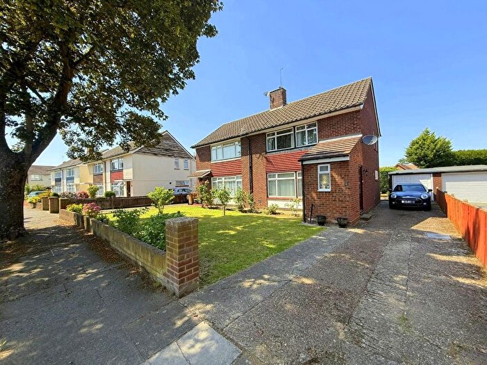 3 Bedroom Property For Sale In Muncaster Road, Ashford, TW15