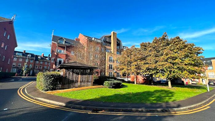 2 Bedroom Apartment To Rent In Iliffe Close, Reading, RG1