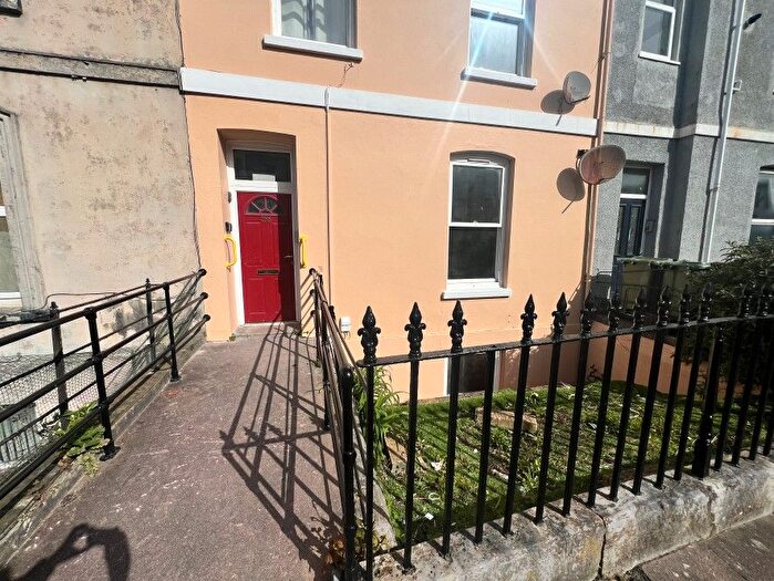 2 Bedroom Flat For Sale In Lower Ground And Ground Floor Flat, North Road West, Plymouth, Devon, PL1