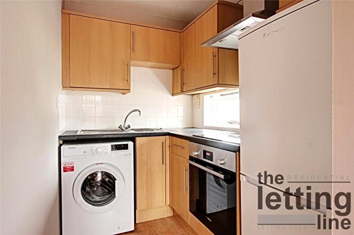 1 Bedroom Apartment To Rent In Pilgrims Close, London, N13