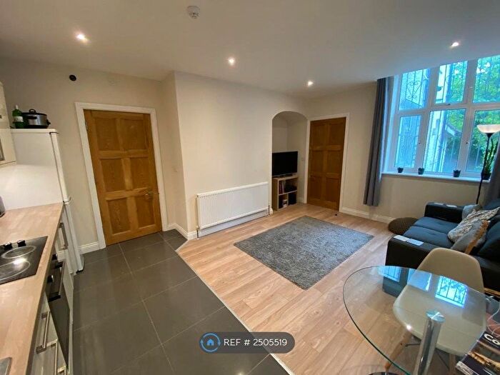 1 Bedroom Flat To Rent In North Hill Road, Leeds, LS6