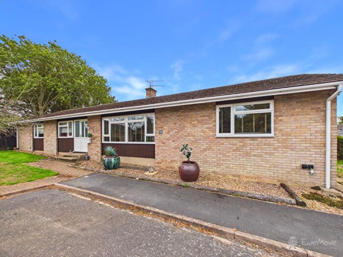 4 Bedroom Detached Bungalow For Sale In Holland Park, Cheveley, Newmarket, Suffolk, CB8