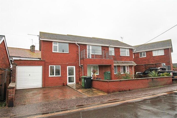 3 Bedroom Flat To Rent In Beach Road, Caister-On-Sea, Great Yarmouth, NR30