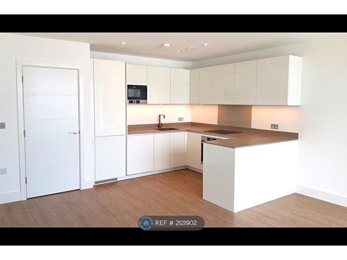 2 Bedroom Flat To Rent In Homefield Rise, Orpington, BR6
