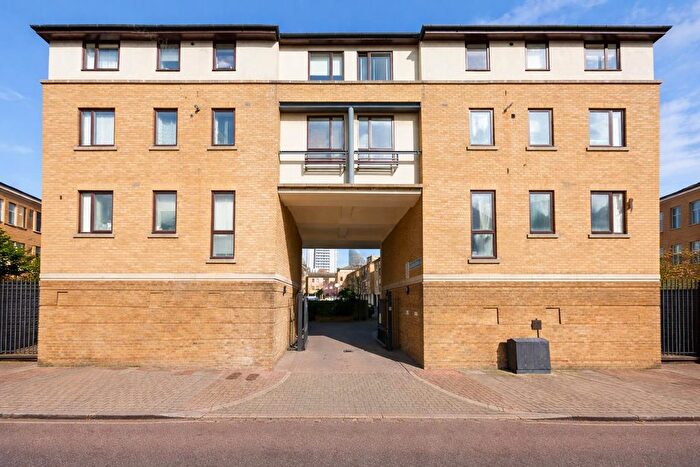 2 Bedroom Detached House To Rent In Vantage Mews, London, E14