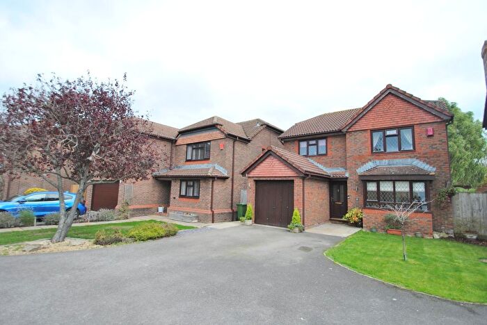 4 Bedroom Detached House For Sale In Yarlington Close, Bishops Cleeve, Cheltenham, GL52