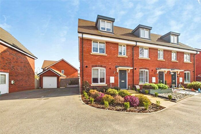 3 Bedroom End Of Terrace House For Sale In Star Rise, Spencers Wood, Reading, Berkshire, RG7