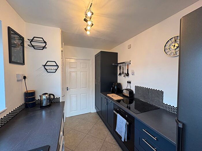 2 Bedroom Flat To Rent In Abbey Court, Coventry, CV3