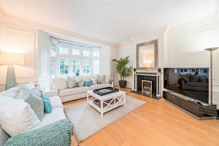 4 Bedroom Flat To Rent In Knightsbridge, South Kensington, SW1X