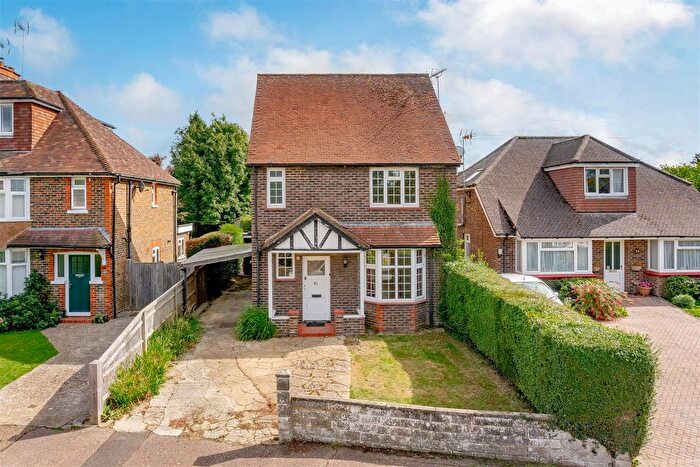 3 Bedroom Detached House For Sale In Hillside, Horsham, RH12