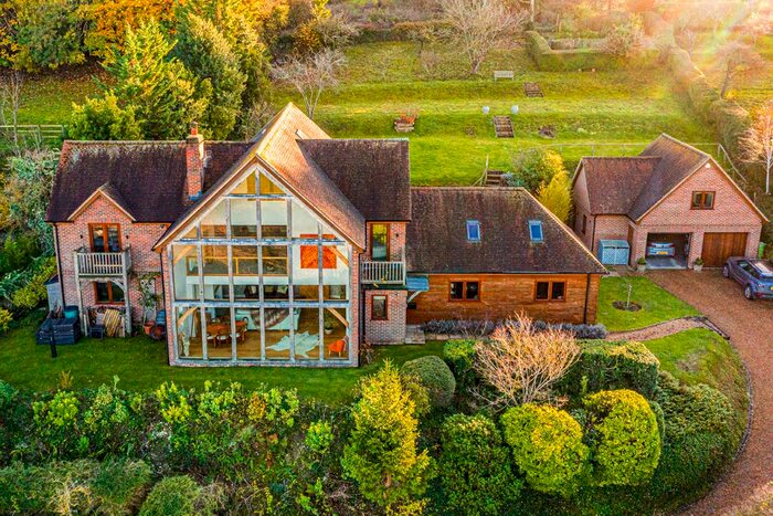 6 Bedroom Detached House For Sale In Oakridge House, Streatley On Thames, RG8