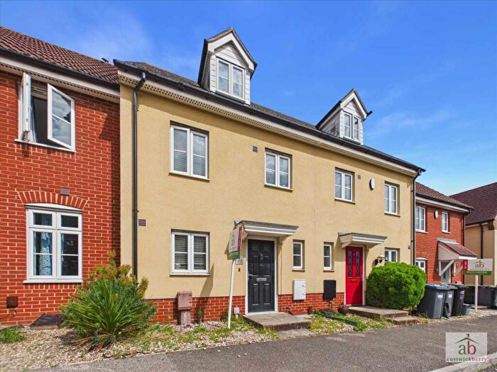 3 Bedroom Town House For Sale In Turing Court, Grange Farm, Kesgrave, IP5