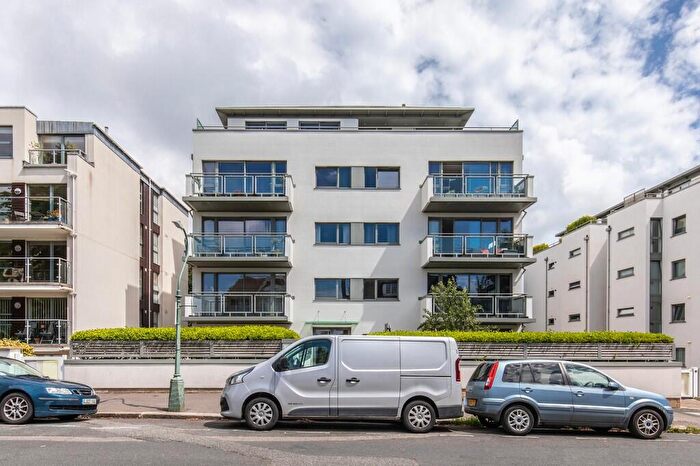 3 Bedroom Apartment For Sale In Palmeira Avenue, Hove, BN3