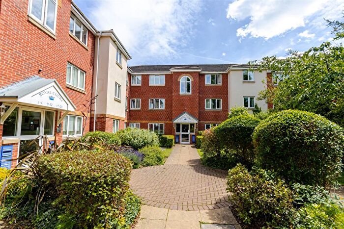 2 Bedroom Flat For Sale In Hume Way, Ruislip, HA4