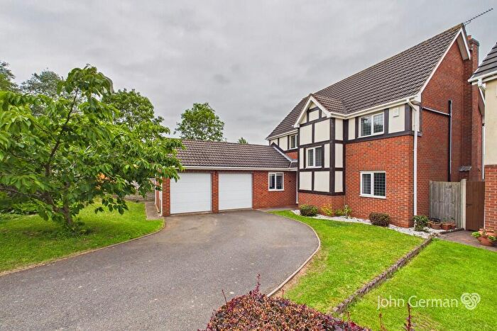 4 Bedroom Detached House For Sale In Eyam Close, Burton-on-Trent, DE15