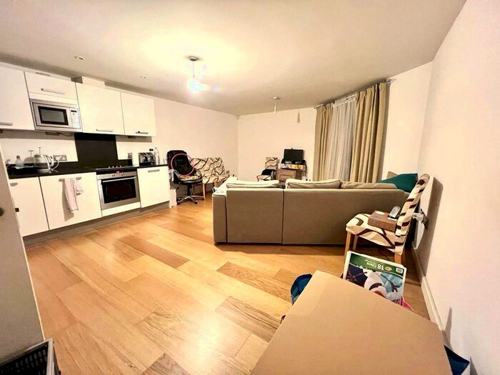 2 Bedroom Apartment To Rent In Water Gardens Square, Canada Water, London, SE16