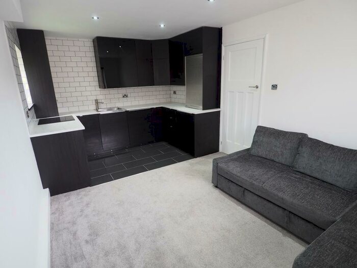 1 Bedroom Apartment To Rent In High Street, Hull, East Yorkshire, HU1