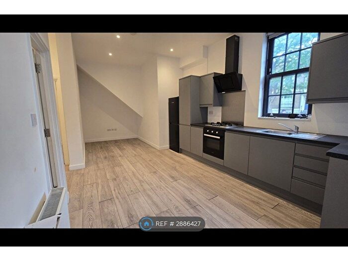 2 Bedroom Flat To Rent In Gibraltar House, London, SE26