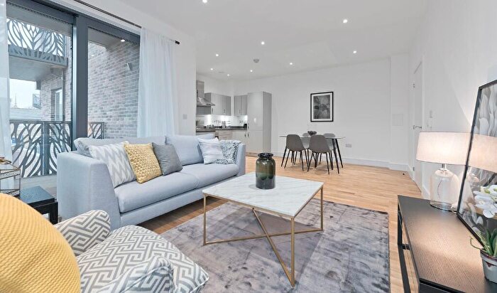 1 Bedroom Flat For Sale In Leven Road, London, E14