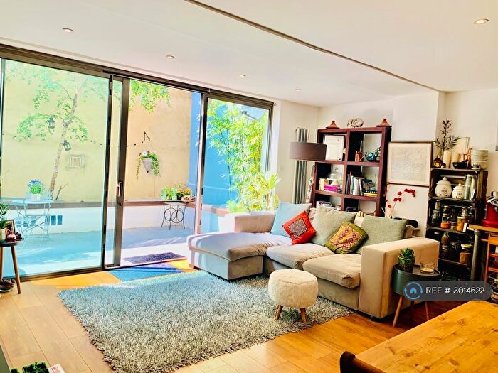 1 Bedroom Flat To Rent In Packington Street, London, N1