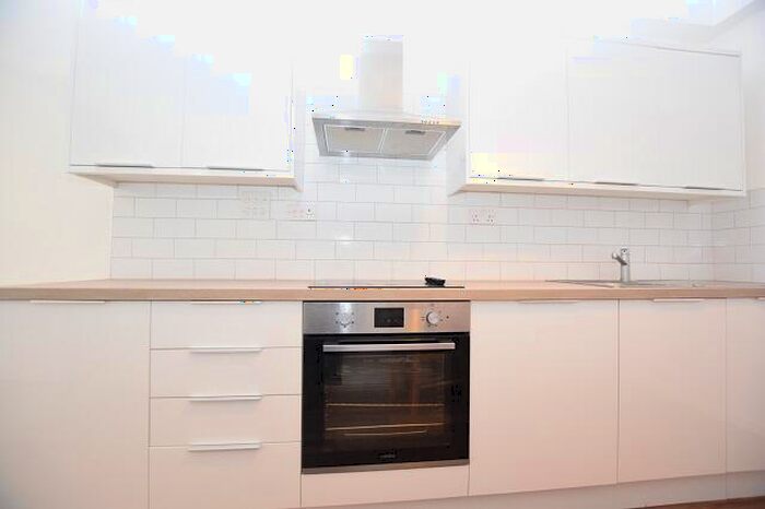 Apartment To Rent In - George St, S1