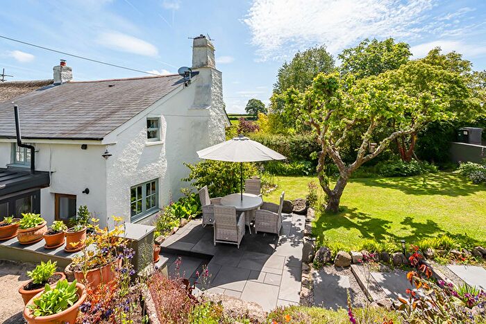 3 Bedroom Semi-Detached House For Sale In Cobstone Cottage, Higher Brimley, TQ13