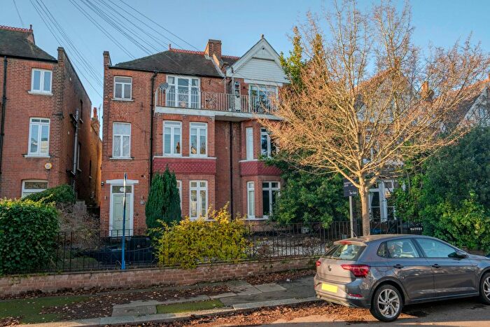 Studio For Sale In Oxford Road, Teddington, TW11