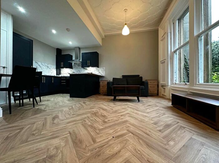 Studio To Rent In Eastham Village Road, CH62