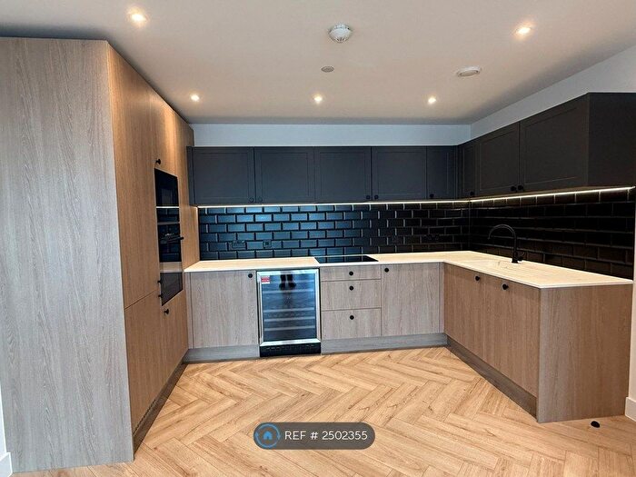 2 Bedroom Flat To Rent In Bankside Boulevard, Salford, M3