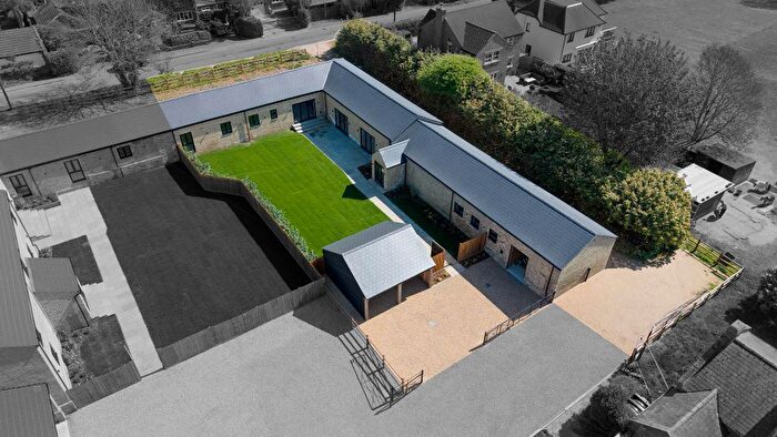 4 Bedroom Barn Conversion For Sale In Quin Drive, Haynes, MK45