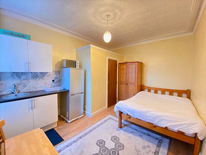 Studio To Rent In Broughton Road, West Ealing, W13