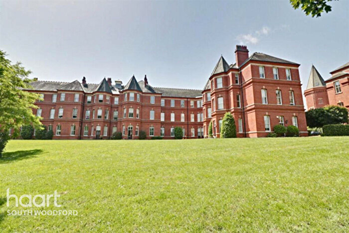 3 Bedroom Apartment For Sale In Repton Park, Woodford Green, IG8