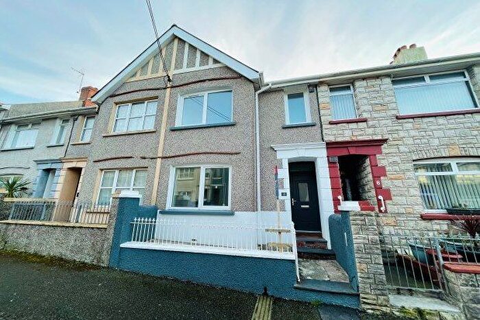 2 Bedroom Property To Rent In Dartmouth Gardens, Milford Haven, SA73