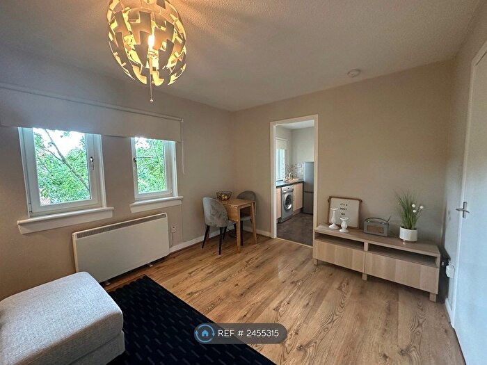 1 Bedroom Flat To Rent In St Peters St, Glasgow, G4