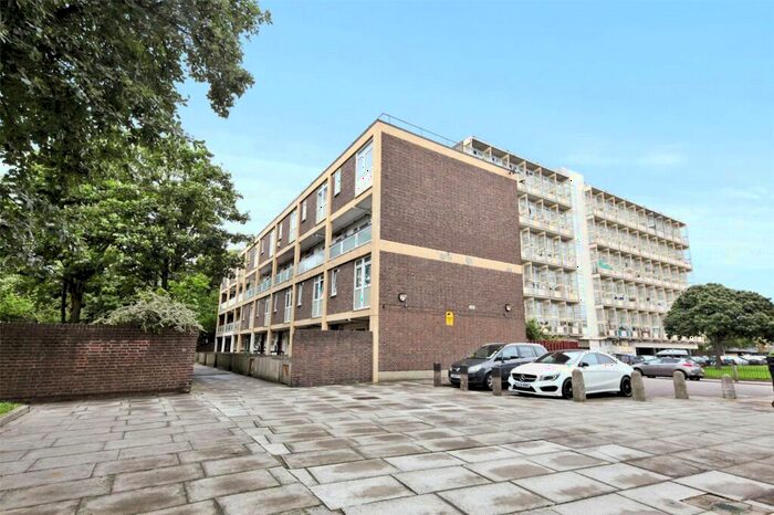 3 Bedroom Maisonette To Rent In Boyton Close, London, E1