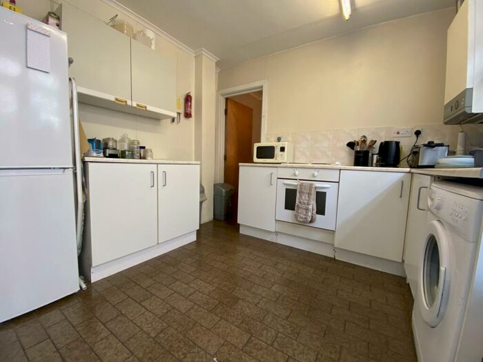2 Bedroom Flat To Rent In Clun Terrace, Cathays, CF24