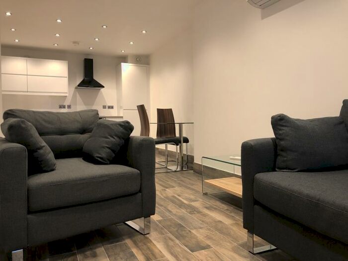 1 Bedroom Apartment To Rent In A New Briggate, LS1