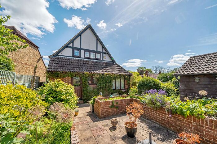 3 Bedroom Detached House For Sale In The Luth, Wisborough Green, RH14