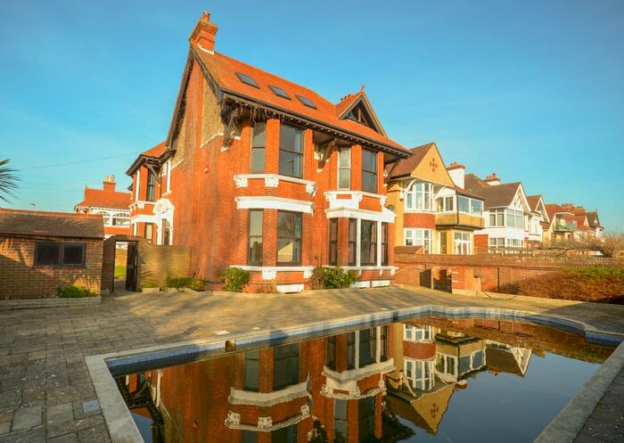 5 Bedroom Detached House To Rent In Eastern Parade, Southsea, Hampshire, PO4