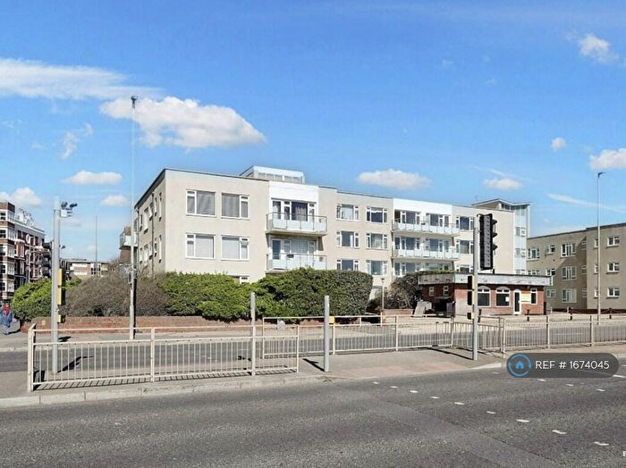 Studio To Rent In Kingsway, Hove, BN3