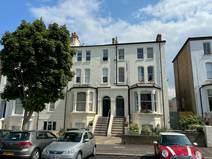 1 Bedroom Flat To Rent In Rosendale Road, London, SE21